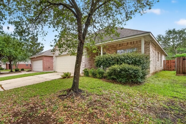 Building Photo - 6431 Applewood Forest Dr