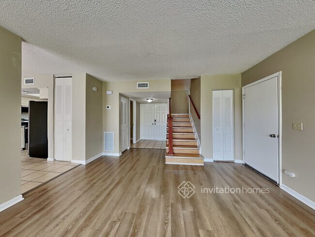 Building Photo - 14307 Farmington Blvd