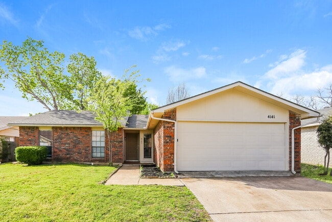 Building Photo - 4141 Yellowleaf Dr