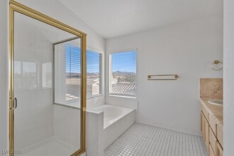 Building Photo - 8758 Arawana Pl