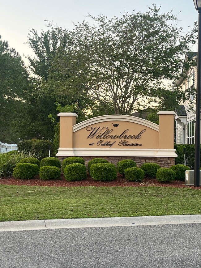 Foto del edificio - 3851 Aubrey Ln