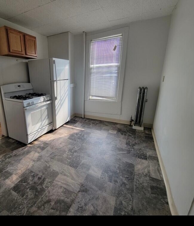 Foto del edificio - 448 Hawley Ave