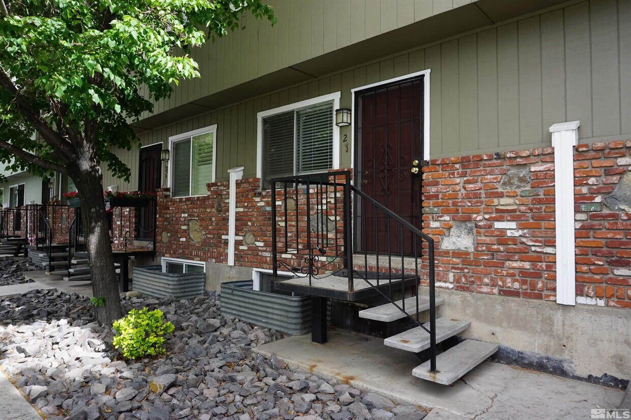 Foto principal - 1408 E 9th St