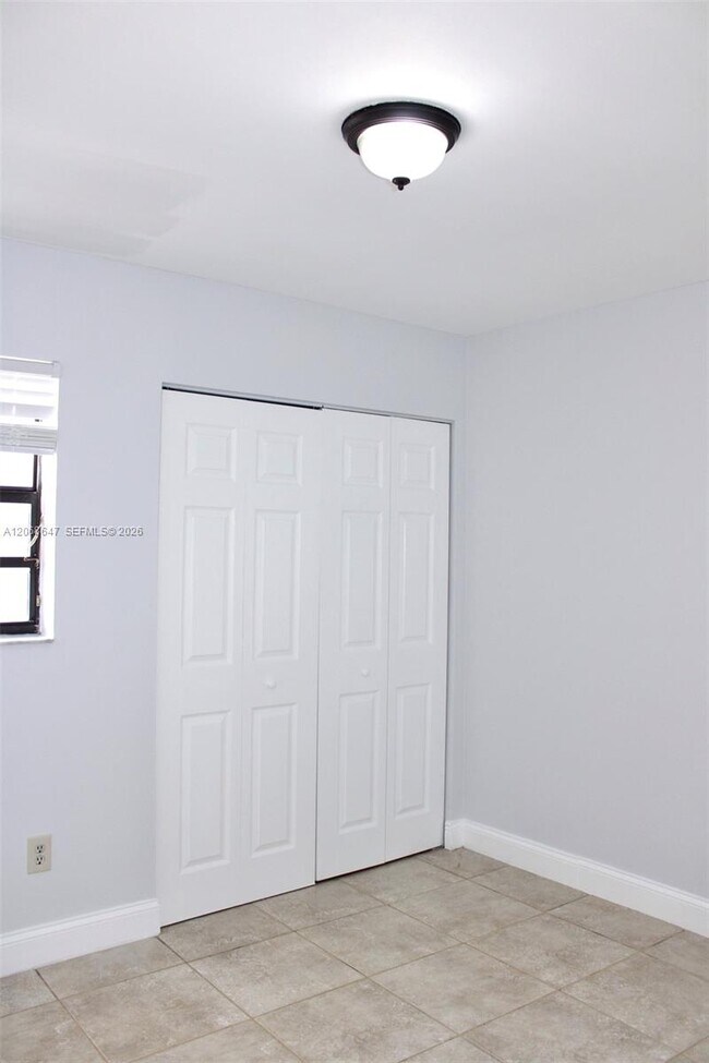Foto del edificio - 2728 W 74th St