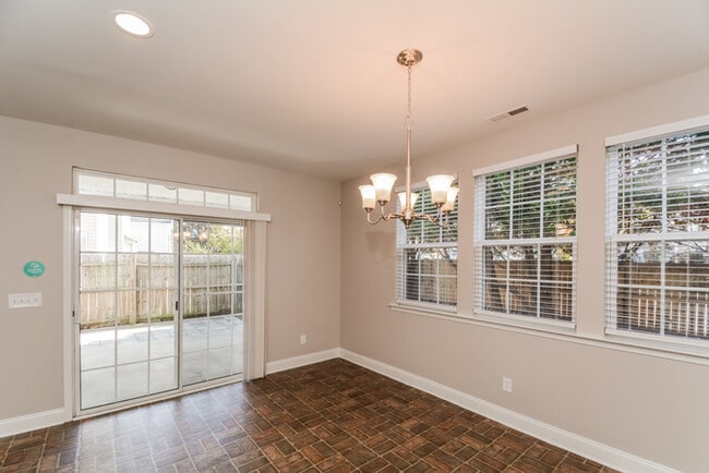 Building Photo - 8879 Elizabeth Dr