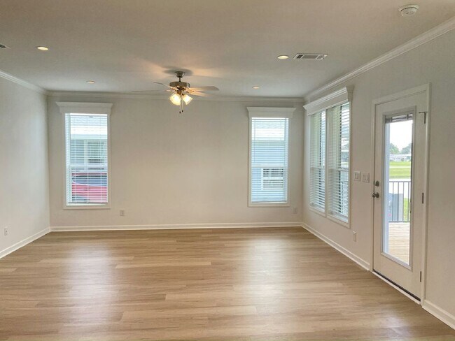Foto del edificio - 34904 Robins Song Rd