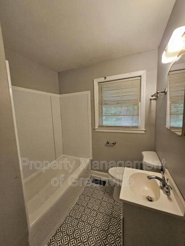 Building Photo - 6 Prosperity Ave