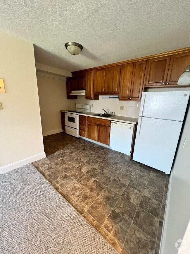 Building Photo - 1 Brattle Dr