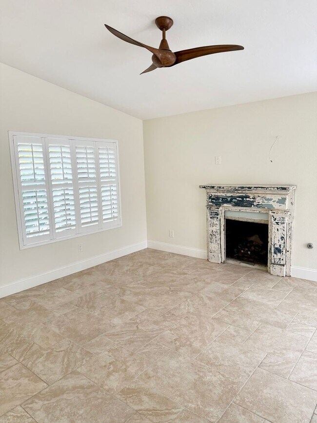 Building Photo - Beautiful Dog-Friendly Home in Oceanside