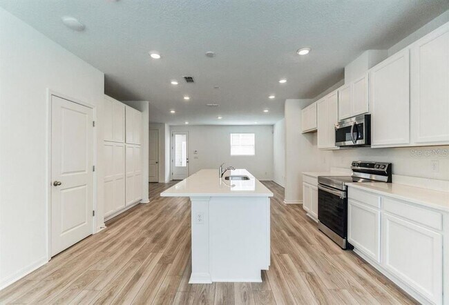 Foto del edificio - 2905 Voyager Ave