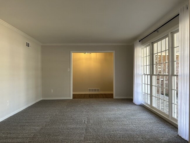 Foto del edificio - 609 Windsor Rd