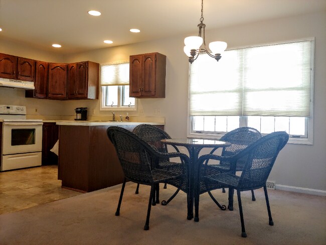 Foto del edificio - 1033 Hillview Ln