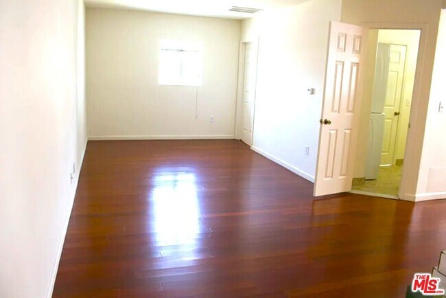 Foto del edificio - 4343 4th St