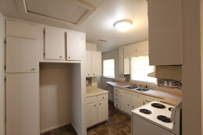 Foto del edificio - 1308 2nd St NW