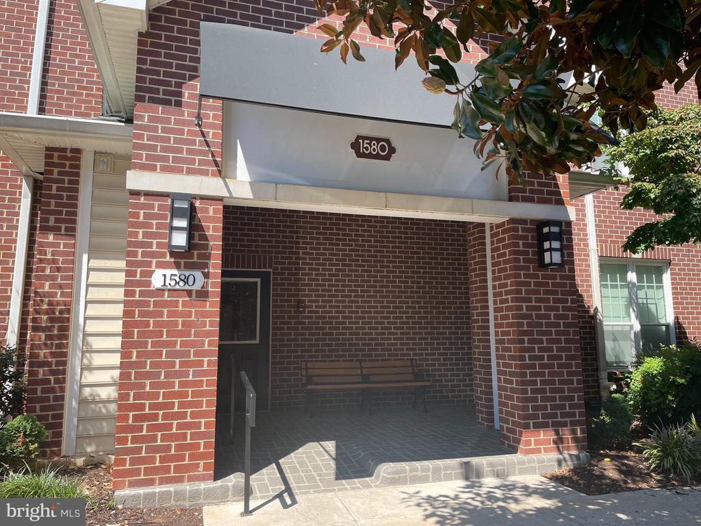1580 Spring Gate Dr. Unit 4208, McLean, VA 22102 - Room for Rent in ...
