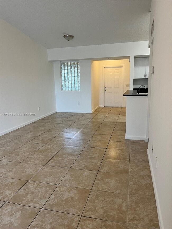 Foto del edificio - 9625 NW 1st Ct