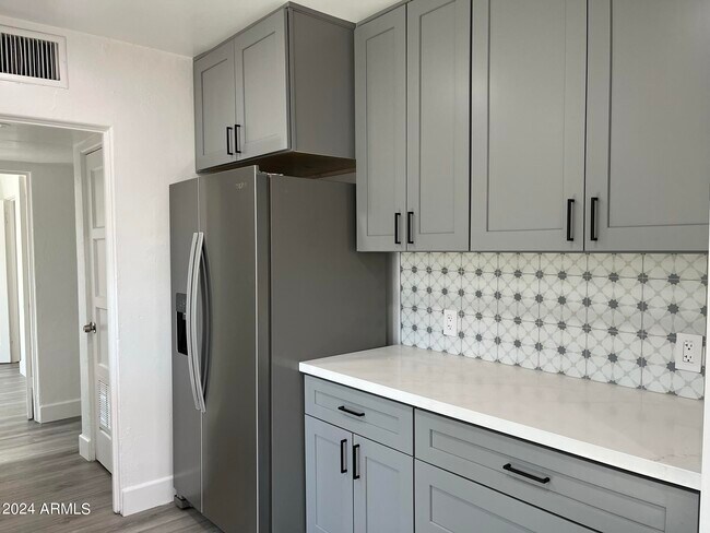 Foto del edificio - 4228 S 11th St