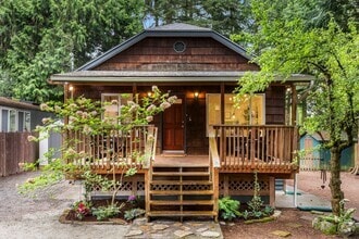 Building Photo - 15516 10th Ave NE