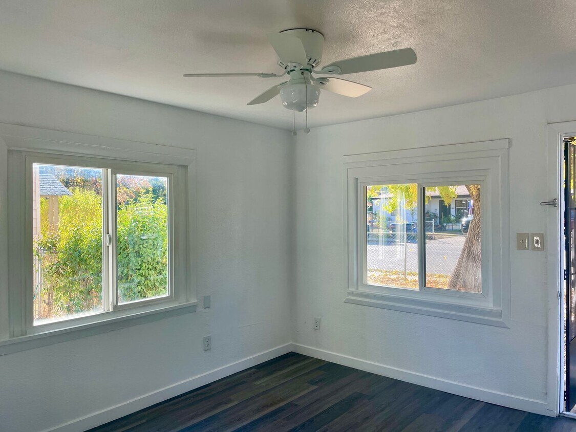 Foto principal - Adorable 2 Bedroom 1 Bath
