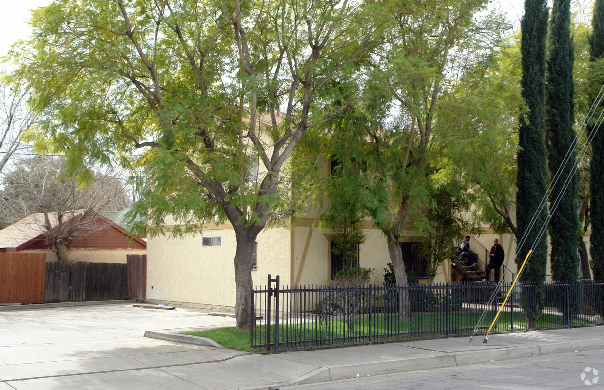 Building Photo - 1291 Belle St