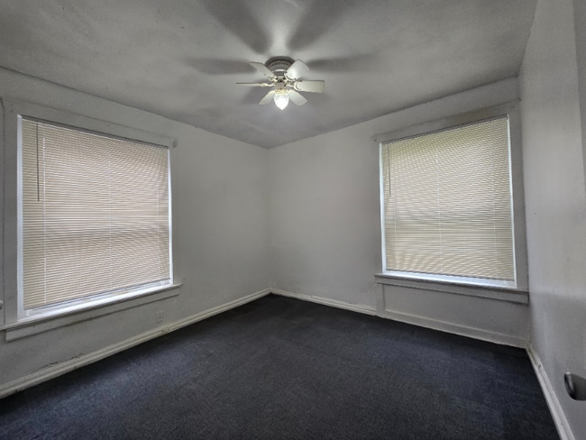 Building Photo - 5478 Queens Ave