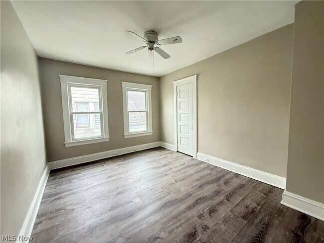 Foto del edificio - 3876 W 17th St