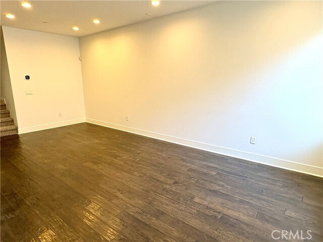 Foto del edificio - 12 Empire Dr