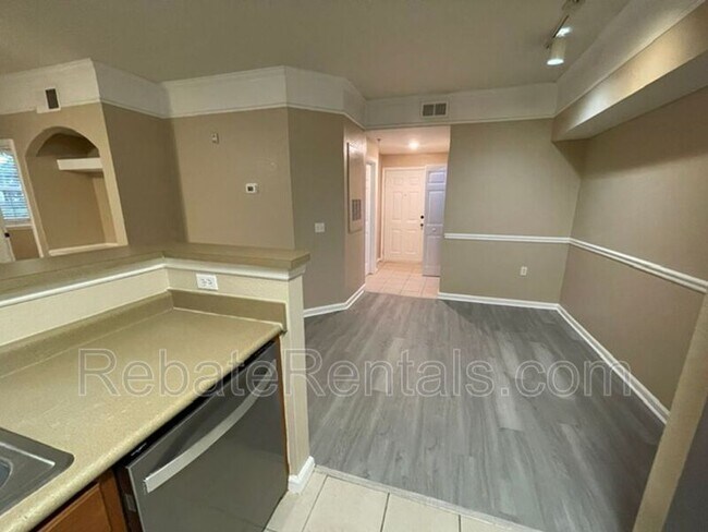 Foto del edificio - 8550 Touchton Rd