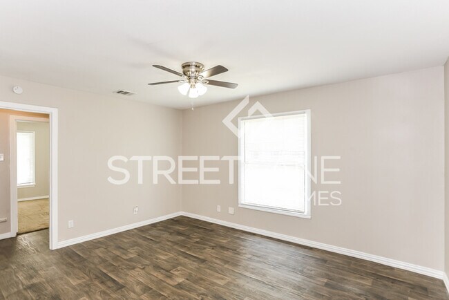 Building Photo - Charming 3 Bedroom in Dallas!