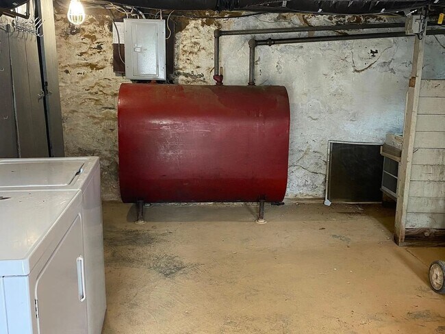 Foto del edificio - 2-bedroom, 1 bath Victorian style