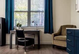 Interior Photo - Luna on Pine