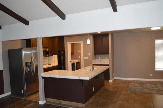 Building Photo - 3035 Duquesne Way