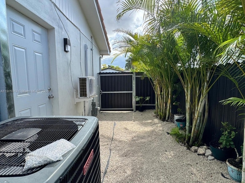 Photo - 9815 SW 21st Street Unit 1