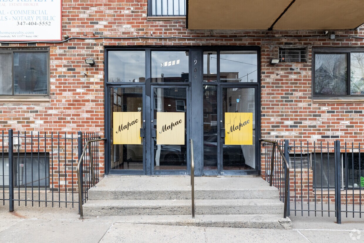 Entrada - 3906 62nd St