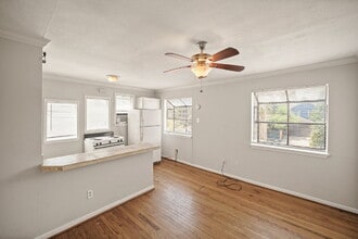Building Photo - 3409 Mandell St