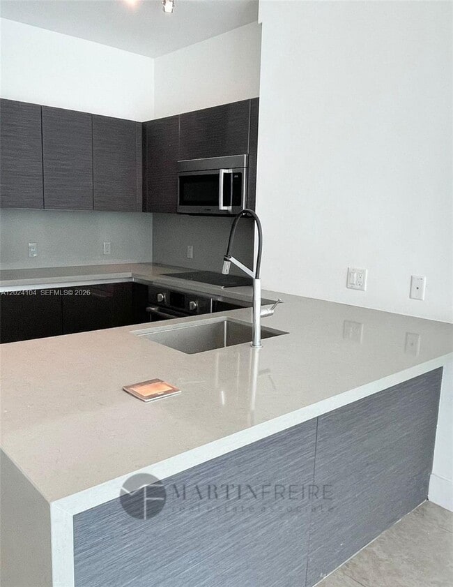 Building Photo - 1080 Brickell Ave
