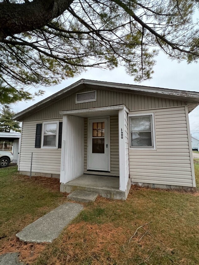 1600 W 16th St, Muncie, IN 47302 House Rental in Muncie, IN