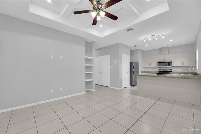 Building Photo - 27 Paola St