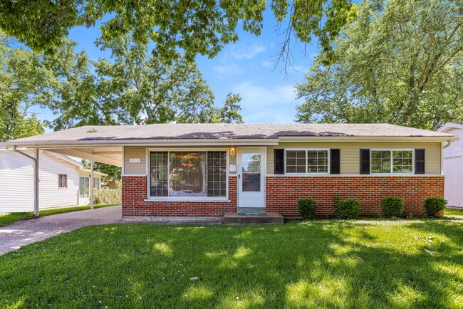 Building Photo - 810 Babler Dr