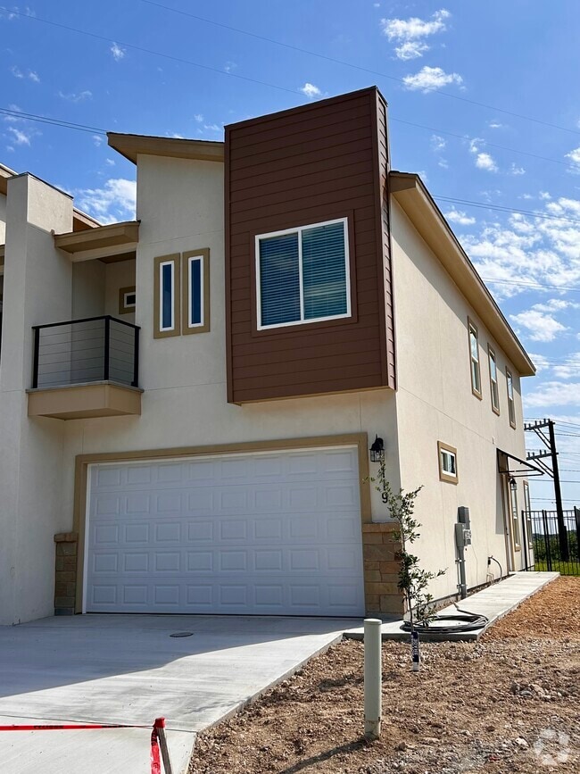Building Photo - 119 Ave Ventana