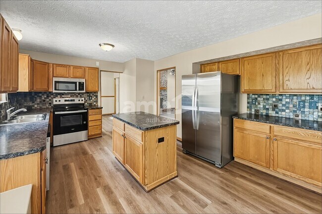 Foto del edificio - 3626 Brook Spring Dr