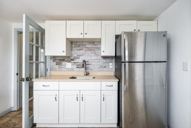 Building Photo - 4bed 2bath in Waltham 9/1