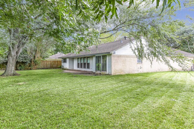 Building Photo - 1226 Ferndale Dr