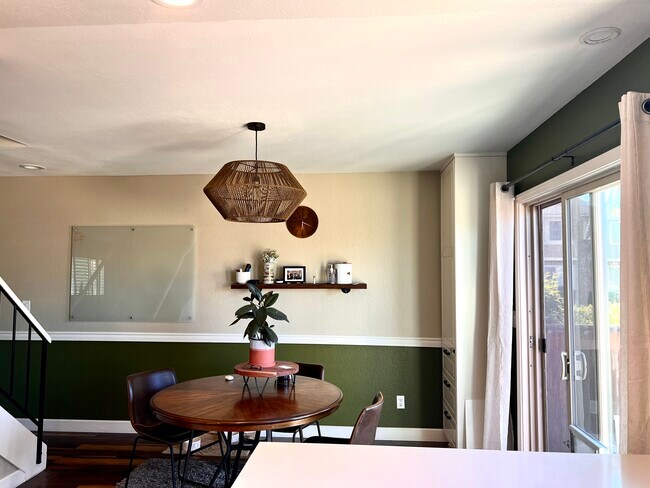 Building Photo - 3673 Carrigan Common