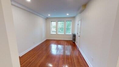 Building Photo - 123 Sutherland Rd