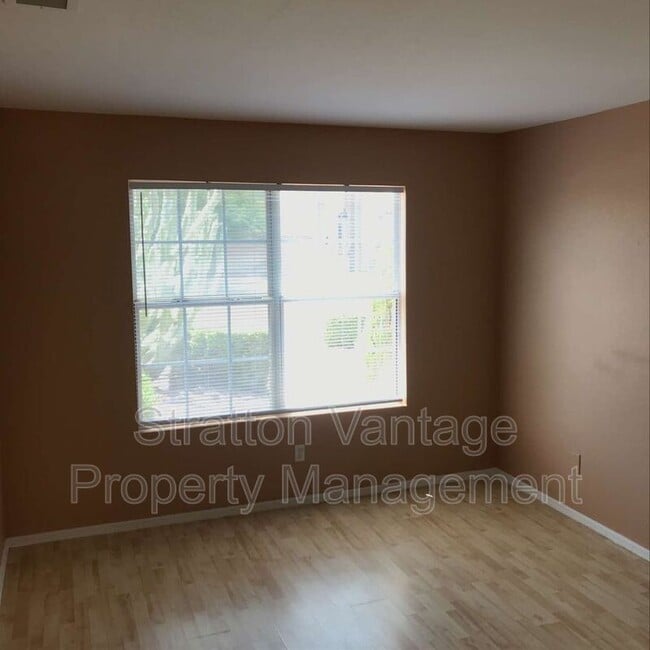 Building Photo - 6714 W Wahalla Ln