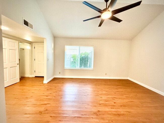 Foto del edificio - 1582 Calle Enrique