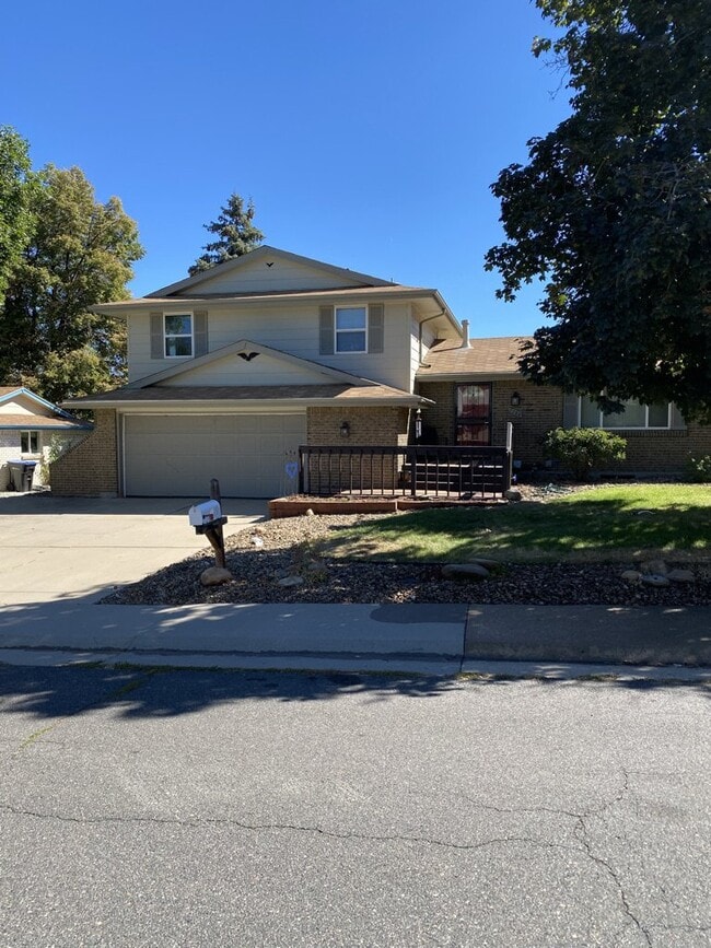 AVAILABLE IMMEDIATELY! Five bedroom house ... - AVAILABLE IMMEDIATELY! Five bedroom house ...