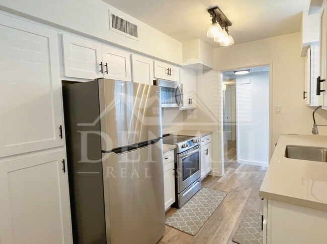 Photo - 3242 E Camelback Rd Apartment