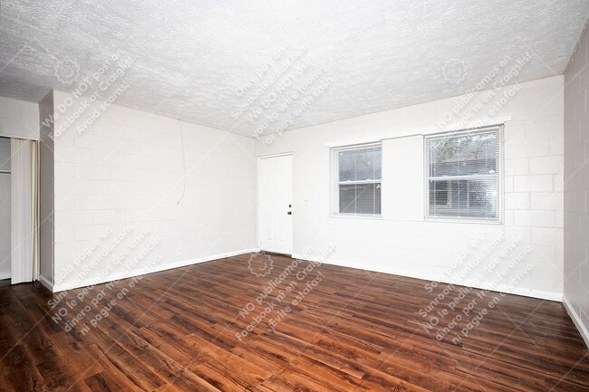 Building Photo - 1256 W 23rd St